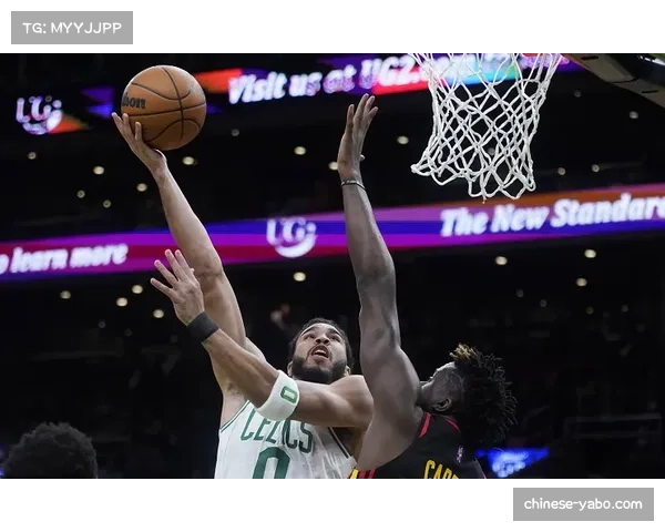 西部对东部战绩12胜6伏，跨区胜率差距或追平22年前纪录